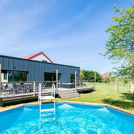 L'evasion, Piscine Et Jacuzzi *