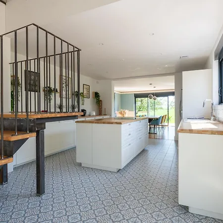 L'evasion, Piscine Et Jacuzzi Villa Lescherolles