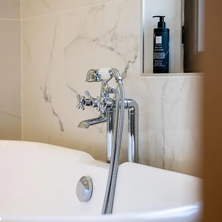 L'evasion, Piscine Et Jacuzzi
